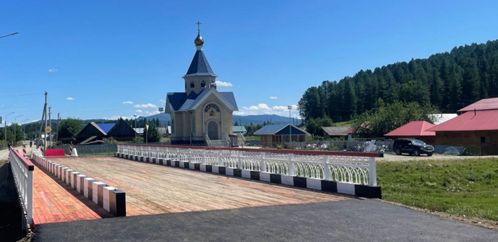 Завершен ремонт моста через реку Ынырга