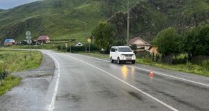 Автоледи сбила подростка в Шебалино и скрылась с места ДТП