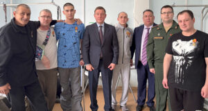 Глава республики вручил медали участникам СВО в московском госпитале