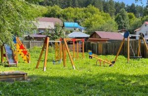 Еще один двор благоустроили в Горно-Алтайске Еще один двор благоустроили в Горно-Алтайске