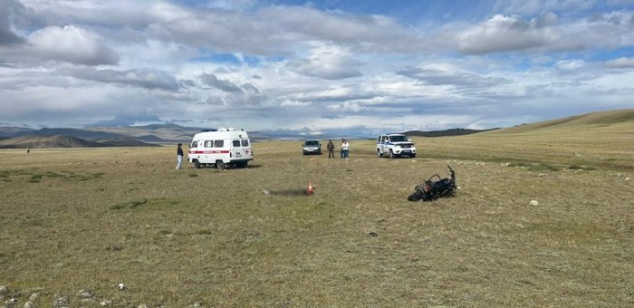 Подростки перевернулись на мотоцикле в Кош-Агачском районе, водитель погиб