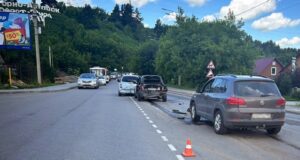 Ребенок сломал позвоночник в ДТП с учебными авто в Горно-Алтайске Ребенок сломал позвоночник в ДТП с учебными авто в Горно-Алтайске