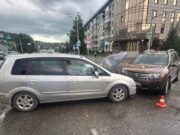 Омич устроил ДТП с двумя иномарками в Горно-Алтайске Омич устроил ДТП с двумя иномарками в Горно-Алтайске