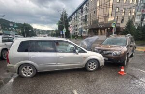Омич устроил ДТП с двумя иномарками в Горно-Алтайске
