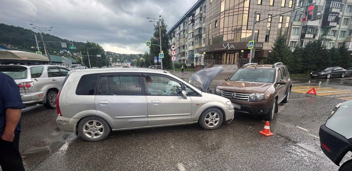 Омич устроил ДТП с двумя иномарками в Горно-Алтайске