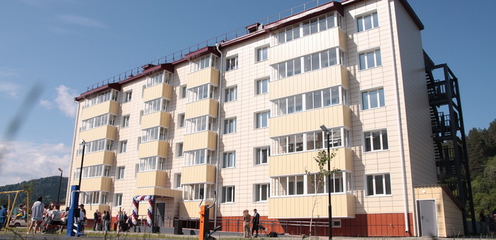 Дети-сироты получили ключи от 60 новых квартир