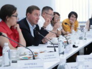 Андрей Турчак призвал журналистов класть меньше сахара в тексты Андрей Турчак призвал журналистов уменьшить число «сахарных» новостей