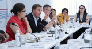 Андрей Турчак призвал журналистов уменьшить число «сахарных» новостей