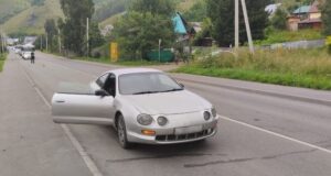 Шестилетняя девочка попала под колеса автомобиля в Горно-Алтайске