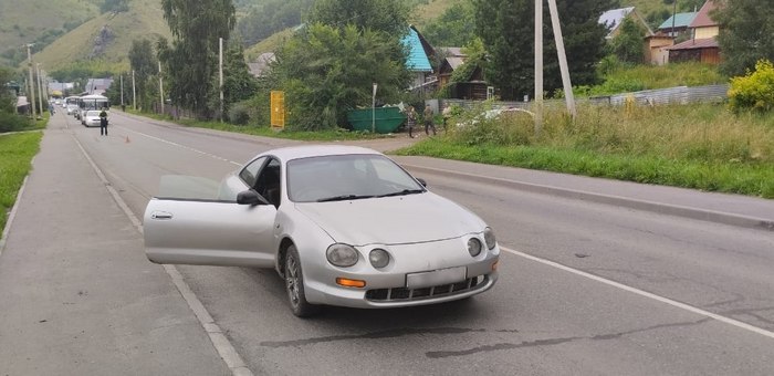 Шестилетняя девочка попала под колеса автомобиля в Горно-Алтайске