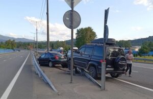 УАЗ и «Тойота» столкнулись в Дубровке, пострадал водитель иномарки УАЗ и «Тойота» столкнулись в Дубровке, пострадал водитель иномарки