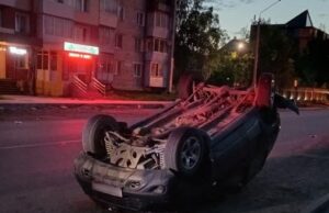 В Горно-Алтайске перевернулась «Нива», виновником ДТП стал 19-летний водитель В Горно-Алтайске перевернулась «Нива», виновником ДТП стал 19-летний водитель