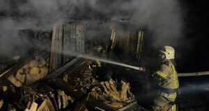 Крупный пожар в Горно-Алтайске: горел жилой дом
