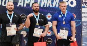 Спортсмен с Алтая стал призером Кубка Арктики по армрестлингу