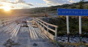 Движение на двух дорогах ограничили из-за разрушенных мостов