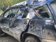 В Турочакском районе Lexus врезался в дерево, пострадали три человека