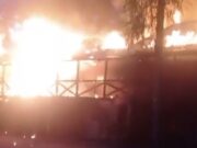 Крупный пожар на турбазе произошёл в Майминском районе