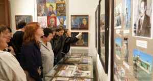 В Национальном музее открылась выставка к юбилею Алексея Эдокова