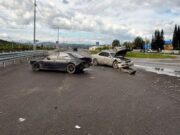 В Майме «Тойота» влетела в ограждение, зацепив «Ниссан» с водителем В Майме «Тойота» влетела в ограждение, зацепив «Ниссан» с водителем