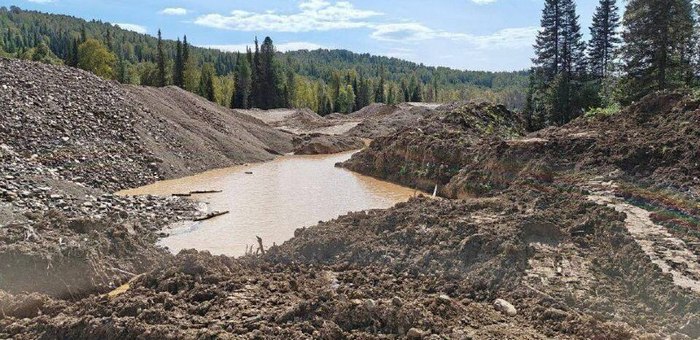 На Алтае наказали золотодобытчиков, загрязнивших реку
