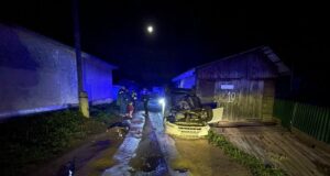 Пьяная дама едва не покалечила ребенка, пытаясь скрыться от полиции Пьяная автоледи едва не покалечила ребенка, пытаясь скрыться от полиции