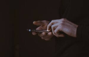Ни проститутки, ни денег. Командировочный потерял полмиллиона в поисках интимных приключений на Алтае Житель Кубани решил поразвлечься с девочками на Алтае и потерял 500 тысяч рублей