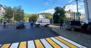 Пролетел перекресток на красный свет: сельчанин устроил ДТП в Горно-Алтайске Пролетел перекресток на красный свет: сельчанин устроил ДТП в Горно-Алтайске