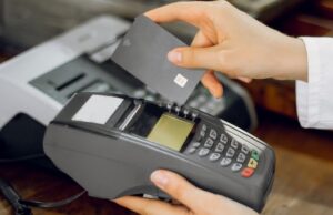 На похищенное сняла жилье, купила колонку и обогреватель… Юная продавщица попалась на кражах из кассы На похищенное сняла жилье, купила колонку и обогреватель… Юная продавщица попалась на кражах из кассы