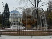 Подготовка к Новому году началась в Горно-Алтайске Подготовка к Новому году началась в Горно-Алтайске