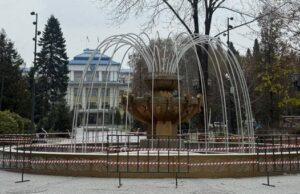 Подготовка к Новому году началась в Горно-Алтайске Подготовка к Новому году началась в Горно-Алтайске
