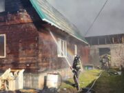 Пожар в Чемале: на улице Хвойной горел дом Пожар в Чемале: на улице Хвойной горел дом