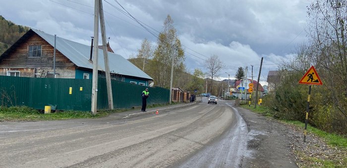 Пешеход попал в больницу с переломами ног после ДТП в Горно-Алтайске