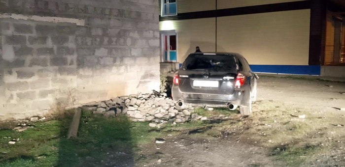 «Субарист» без прав устроил ДТП в Онгудае, серьезно пострадала пассажирка