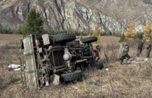 ГАЗ-66 опрокинулся в Усть-Коксинском районе: погиб водитель, пострадали трое пассажиров ГАЗ-66 опрокинулся в Усть-Коксинском районе: погиб водитель, пострадали трое пассажиров
