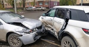 Шестилетний ребенок пострадал в ДТП с двумя иномарками в Горно-Алтайске Шестилетний ребенок пострадал в ДТП с двумя иномарками в Горно-Алтайске