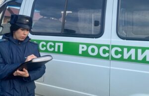 Женщина закрыла долг по 12 кредитам, чтобы продать земельный участок