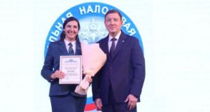 Сотрудникам налоговой службы вручили госнаграды