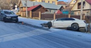 Водитель без прав устроил ДТП с двумя иномарками в Горно-Алтайске