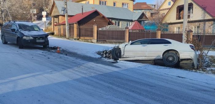 Водитель без прав устроил ДТП с двумя иномарками в Горно-Алтайске