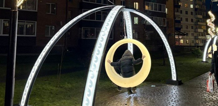 Горно-Алтайск уже начали украшать к Новому году