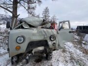 В Усть-Коксе УАЗ врезался в сарай: погиб водитель, пострадали двое пассажиров В Усть-Коксе УАЗ врезался в сарай: погиб водитель, пострадали двое пассажиров
