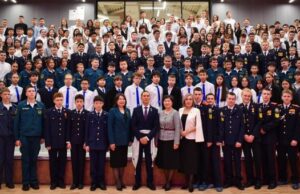 Школьники Республики Алтай встретились с Героем России