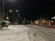 В Шебалино лишенный прав пьяный водитель насадил машину на дорожный знак В Шебалино лишенный прав пьяный водитель насадил машину на дорожный знак
