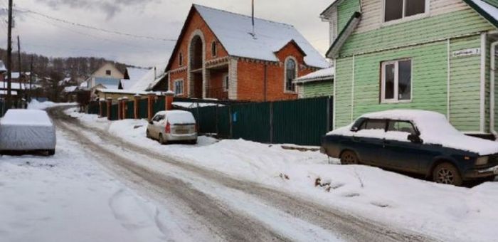 Горожанам разъяснили правила уборки дворов зимой