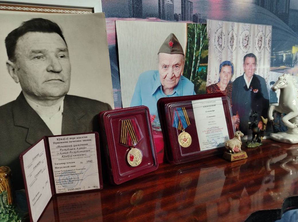 Ветерана войны Александру Алексееву поздравили со 101-летием 