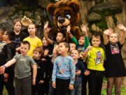 Курорт «Манжерок» подарил особенным детям праздник
