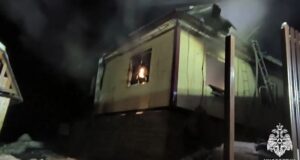 Подросток пострадал на пожаре в Горно-Алтайске, пытаясь спасти брата и сестру