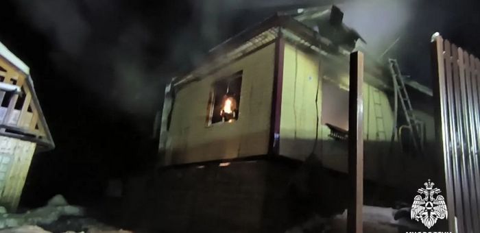 Подросток пострадал на пожаре в Горно-Алтайске, спасая младших братьев
