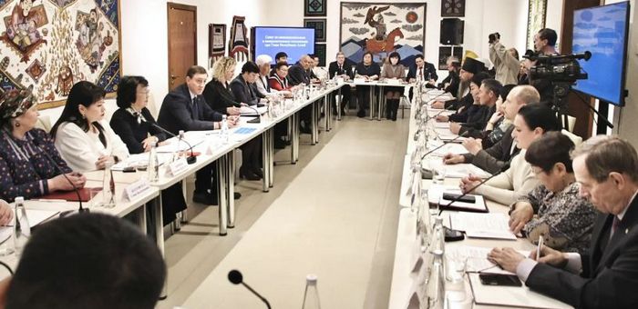 Единую программу развития государственных языков разработают в Республике Алтай