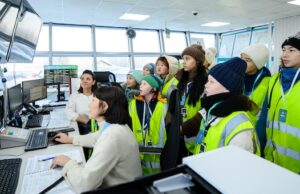 В аэропорту прошла экскурсия для воспитанников центра помощи детям «Очаг» В аэропорту прошла экскурсия для воспитанников центра помощи детям «Очаг»